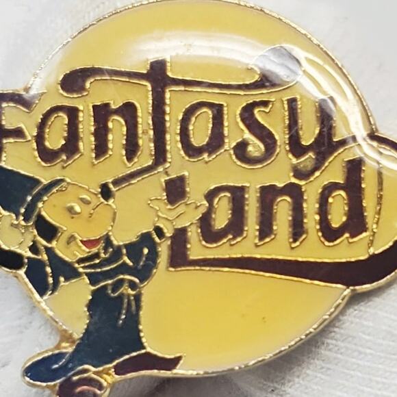 Disney Parks Fantasyland Mickey VTG Walt Disney Productions Enamel Pin - Picture 5 of 12